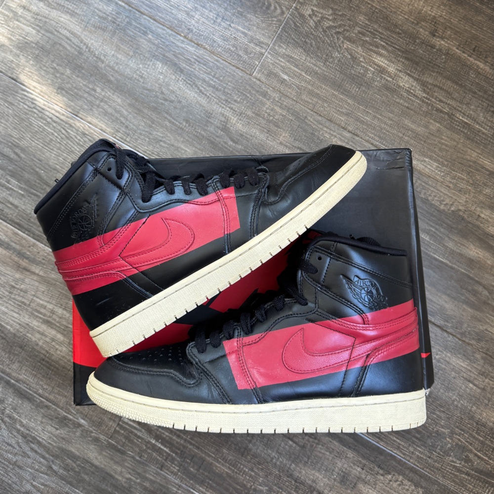 Jordan 1 retro high OG Defiant black red 11